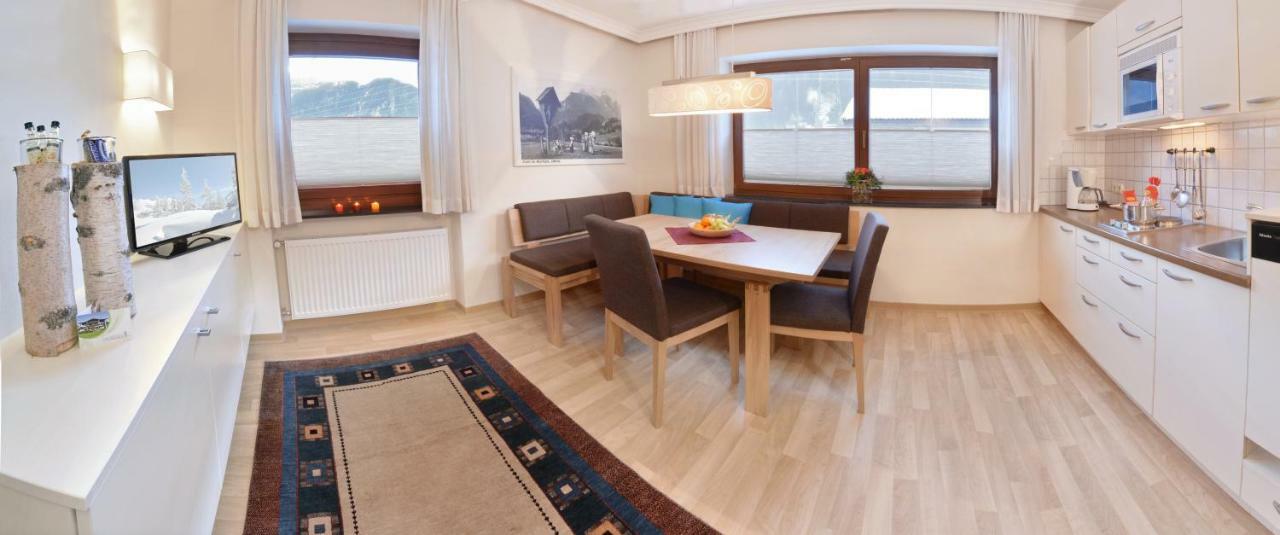 Gaestehaus Oblasser Mayrhofen Exterior photo
